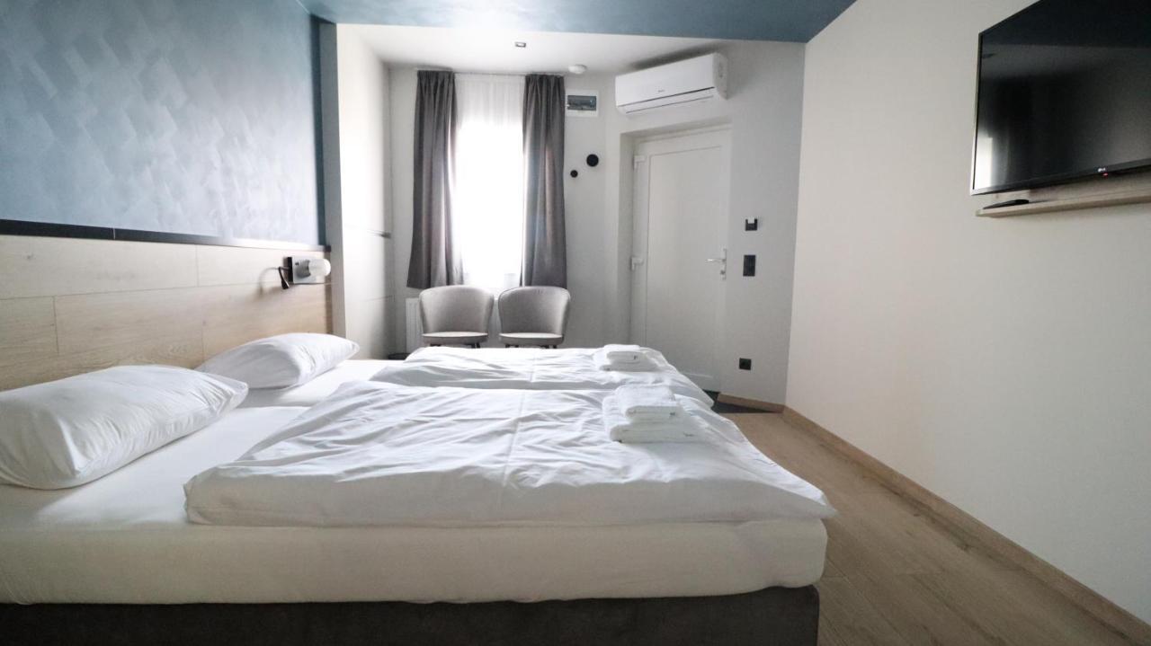 Hotel Jam Panzio à Kapuvár Extérieur photo