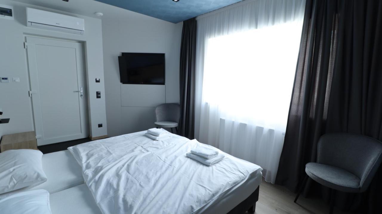 Hotel Jam Panzio à Kapuvár Extérieur photo