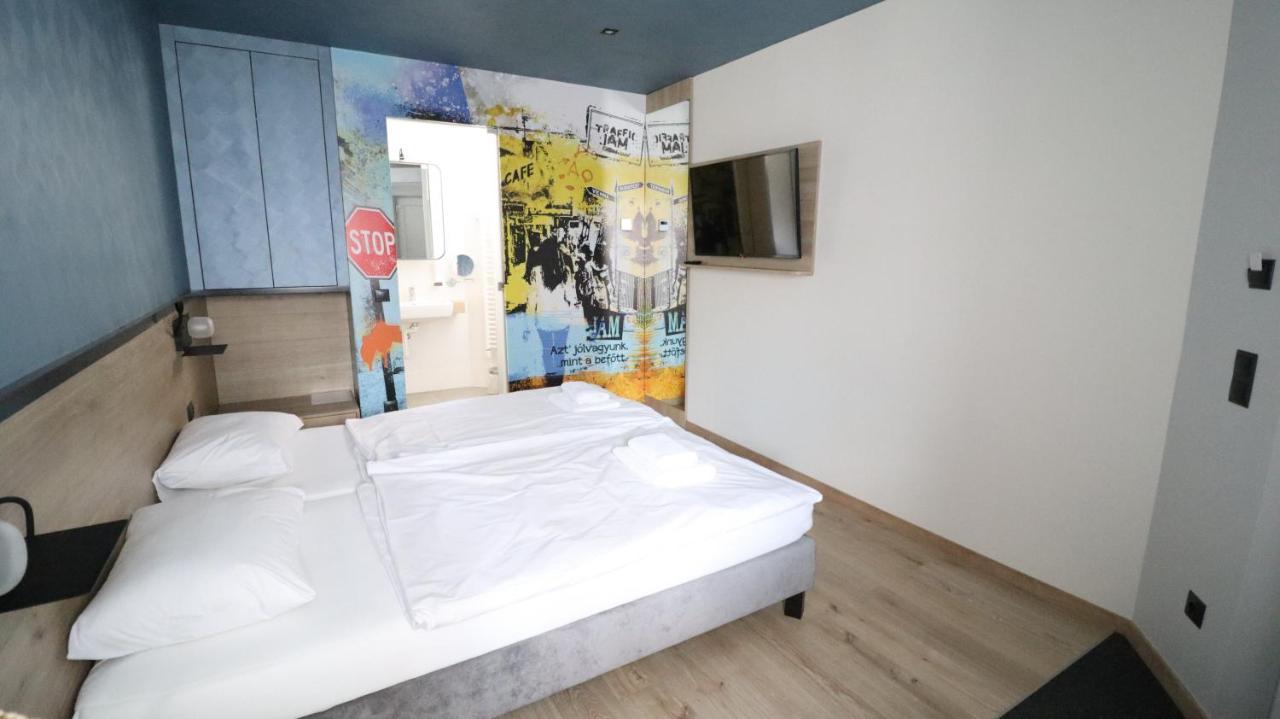 Hotel Jam Panzio à Kapuvár Extérieur photo