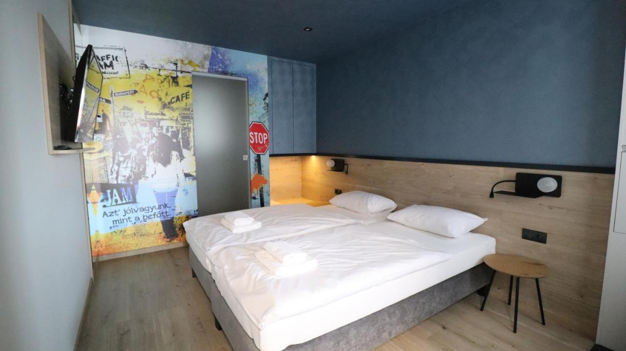 Hotel Jam Panzio à Kapuvár Extérieur photo